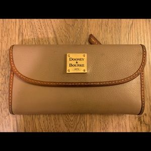 Dooney and Bourke wallet
